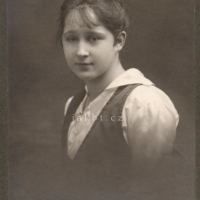 Jejich dcera Miloslava Lohařová ml. (1900 - 1982)