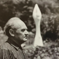 Akademický sochař Ladislav Zívr, autor pomníku Komenského z roku 1958 (zdroj aukceaukci.cz)
