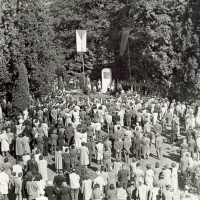 Pomník J. A. Komenského v Bílé Třemešné, 1958