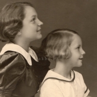 Helena (1921) a Eva (1928) Varnuszovy