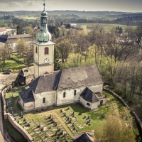 Kostel sv. Vojtěcha s náhrobníky rodu Zilvárů ze Silberštejnu (foto Ladislav Válek)
